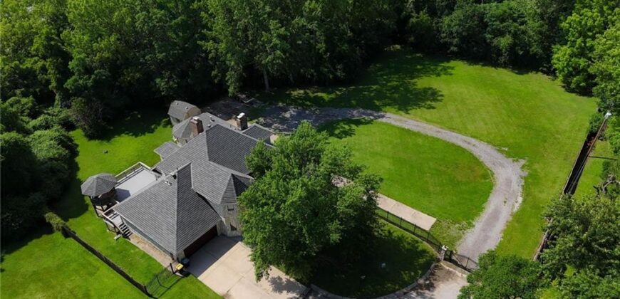 604 NW 64th Street, Kansas City, MO 64118