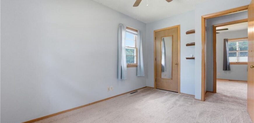 7514 N VIRGINIA Avenue, Gladstone, MO 64118
