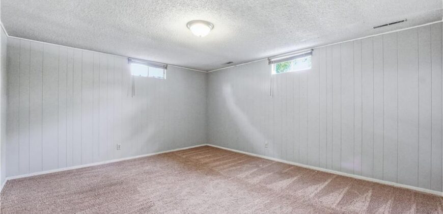 7514 N VIRGINIA Avenue, Gladstone, MO 64118