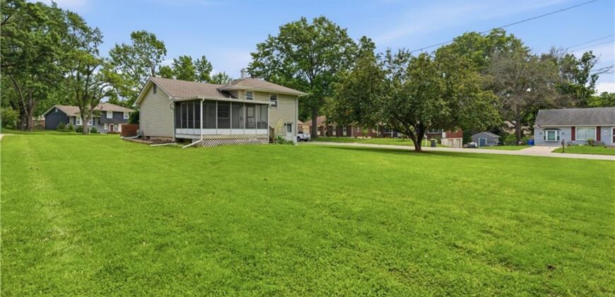7514 N VIRGINIA Avenue, Gladstone, MO 64118