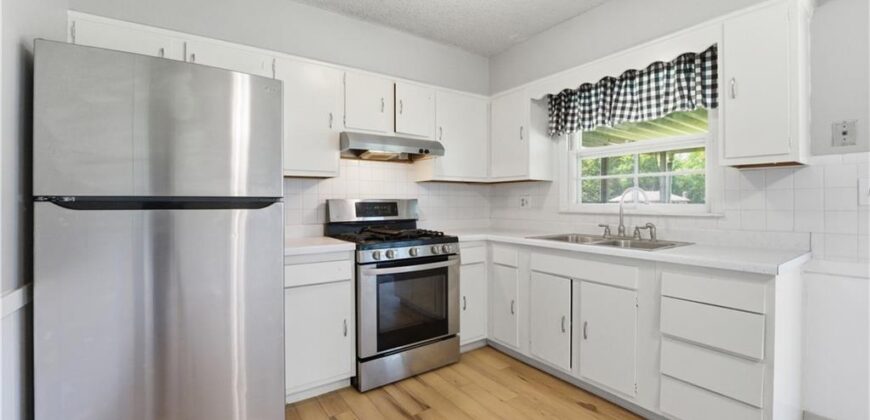 7514 N VIRGINIA Avenue, Gladstone, MO 64118