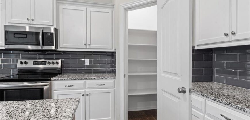 5076 NW Timberline Drive, Riverside, MO 64150
