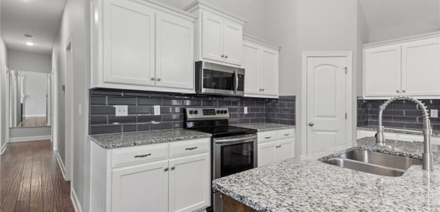 5076 NW Timberline Drive, Riverside, MO 64150
