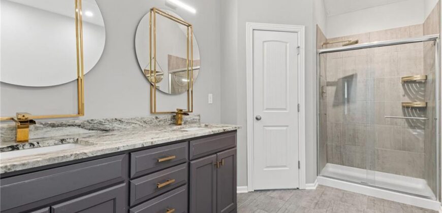 5076 NW Timberline Drive, Riverside, MO 64150