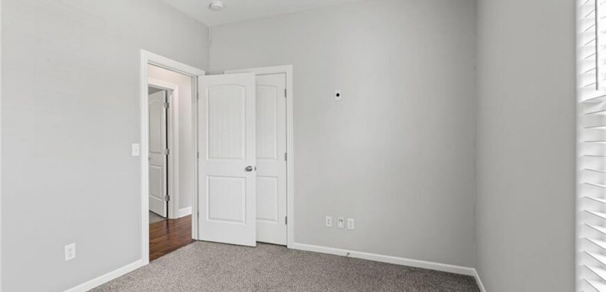 5076 NW Timberline Drive, Riverside, MO 64150