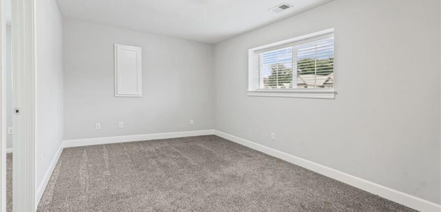 5076 NW Timberline Drive, Riverside, MO 64150