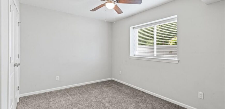 5076 NW Timberline Drive, Riverside, MO 64150