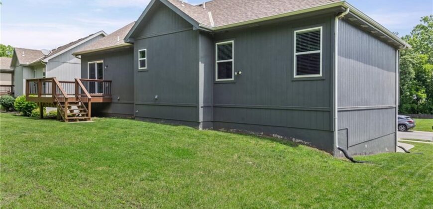 5076 NW Timberline Drive, Riverside, MO 64150