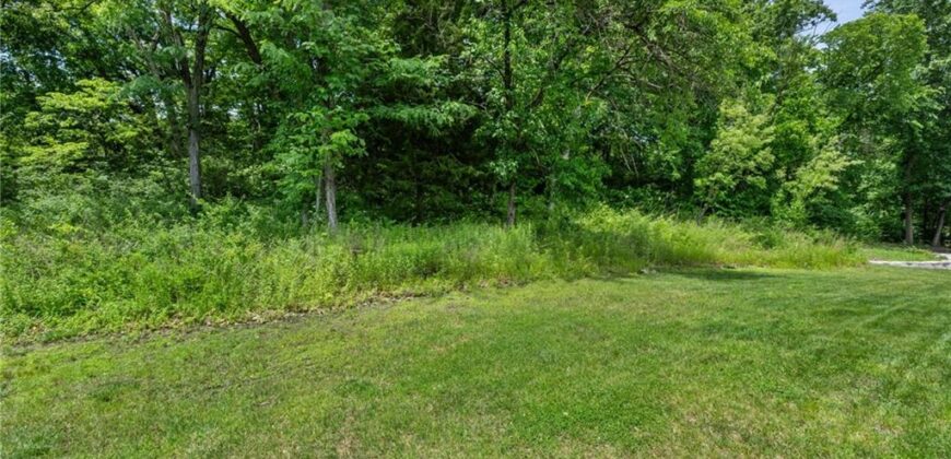 5076 NW Timberline Drive, Riverside, MO 64150
