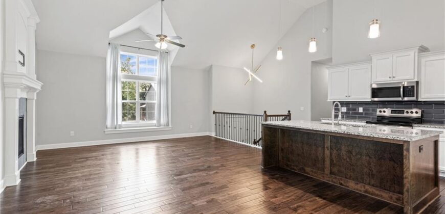 5076 NW Timberline Drive, Riverside, MO 64150