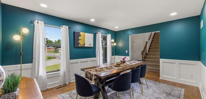 5233 NW Old Pike Road, Gladstone, MO 64118