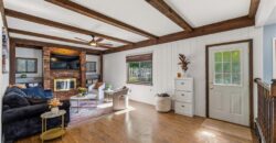 5233 NW Old Pike Road, Gladstone, MO 64118