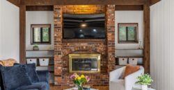 5233 NW Old Pike Road, Gladstone, MO 64118