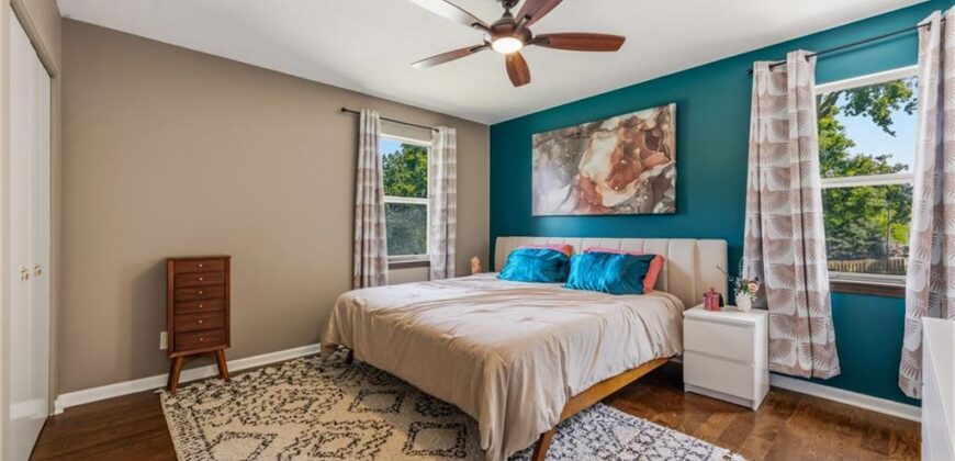 5233 NW Old Pike Road, Gladstone, MO 64118