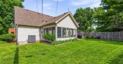 5233 NW Old Pike Road, Gladstone, MO 64118