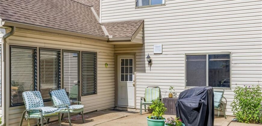 5233 NW Old Pike Road, Gladstone, MO 64118