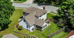 5233 NW Old Pike Road, Gladstone, MO 64118