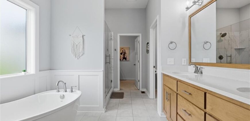 7450 NW Douglas Court, Parkville, MO 64152