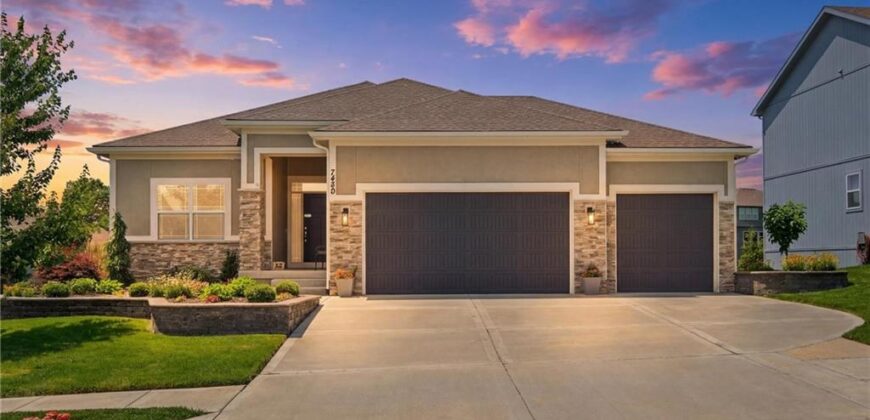7450 NW Douglas Court, Parkville, MO 64152