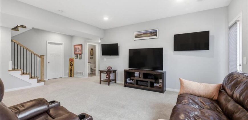 7450 NW Douglas Court, Parkville, MO 64152