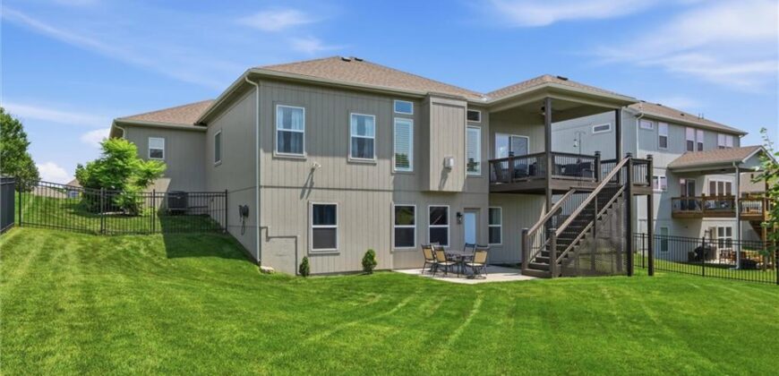 7450 NW Douglas Court, Parkville, MO 64152