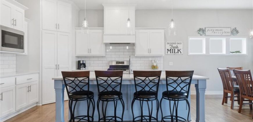 7450 NW Douglas Court, Parkville, MO 64152