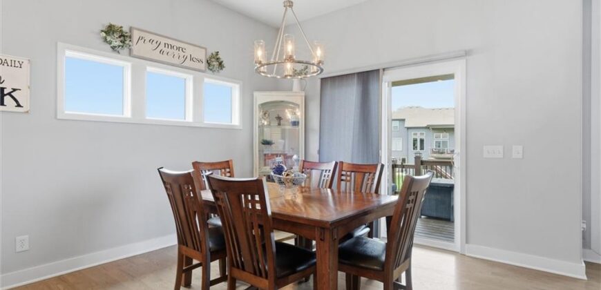 7450 NW Douglas Court, Parkville, MO 64152