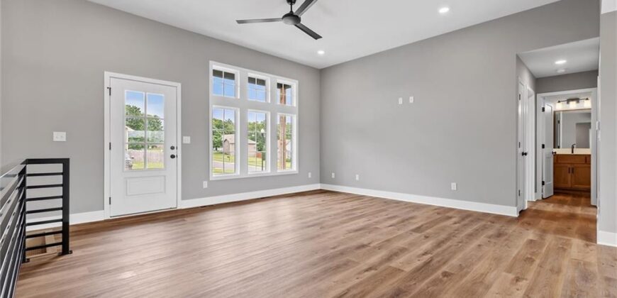2211 Ashford Street, Excelsior Springs, MO 64024