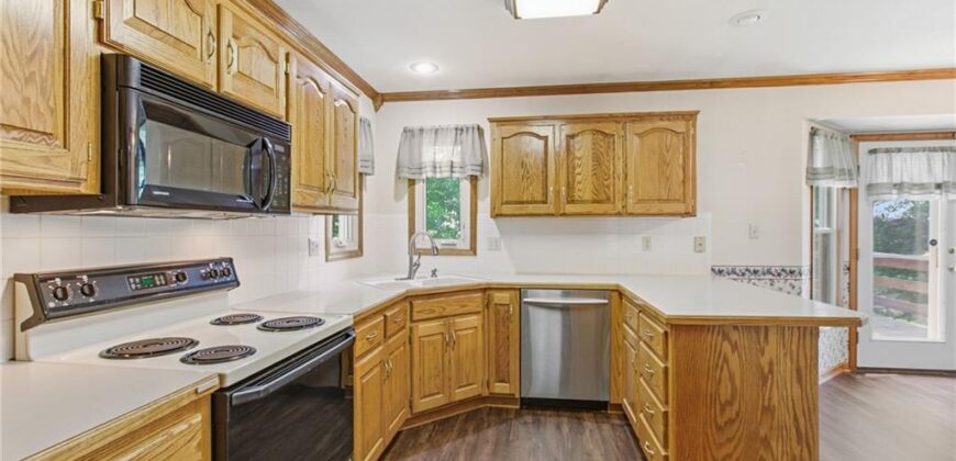 1803 SUNSET Drive, Kearney, MO 64060