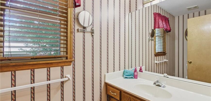 1803 SUNSET Drive, Kearney, MO 64060