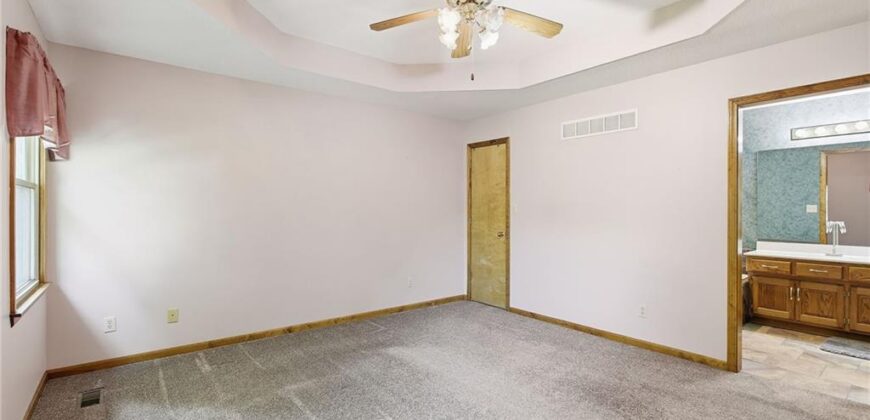 1803 SUNSET Drive, Kearney, MO 64060