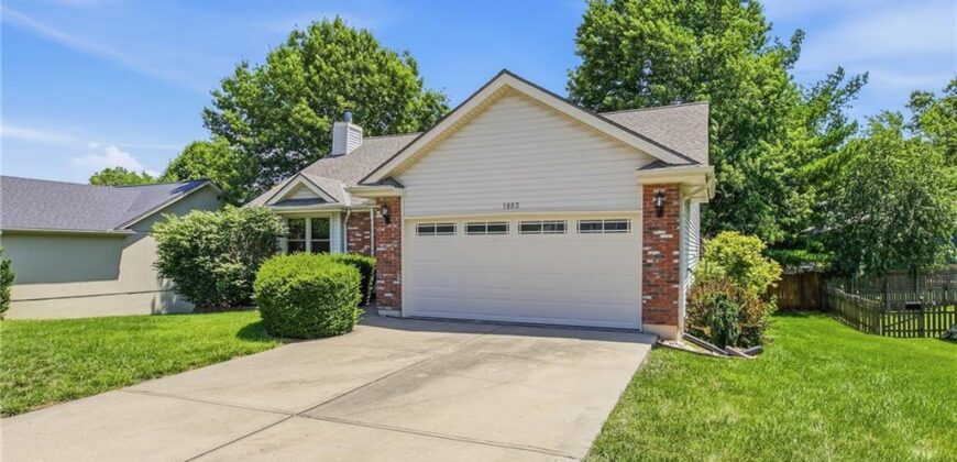 1803 SUNSET Drive, Kearney, MO 64060