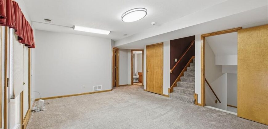1803 SUNSET Drive, Kearney, MO 64060