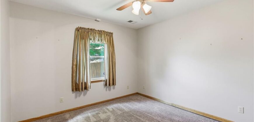 1803 SUNSET Drive, Kearney, MO 64060
