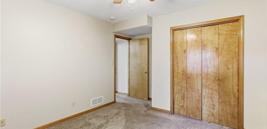 1803 SUNSET Drive, Kearney, MO 64060