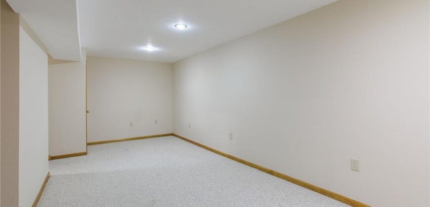 1803 SUNSET Drive, Kearney, MO 64060