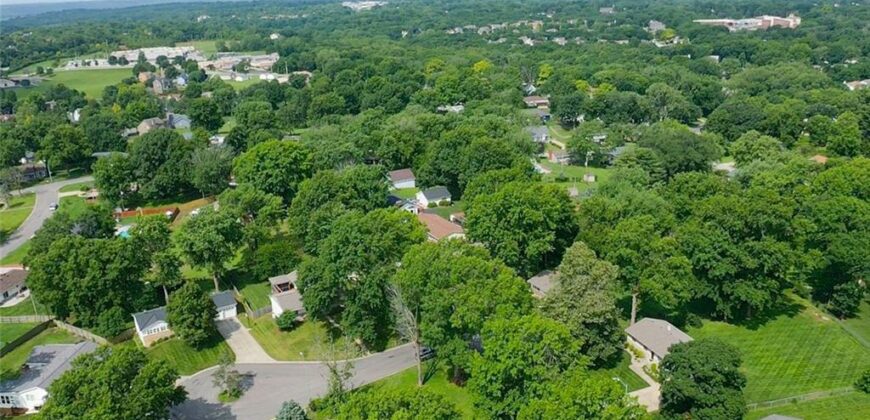 6108 NW KLAMM Drive, Kansas City, MO 64151