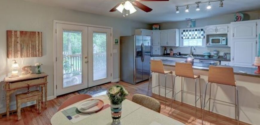 5507 NW Venetian Drive, Houston Lake, MO 64151