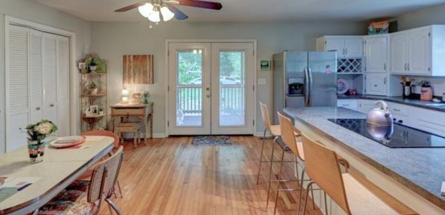 5507 NW Venetian Drive, Houston Lake, MO 64151