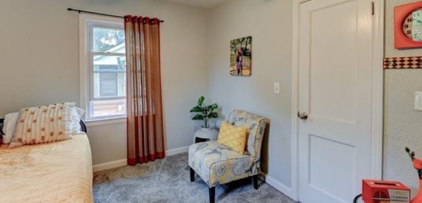 5507 NW Venetian Drive, Houston Lake, MO 64151
