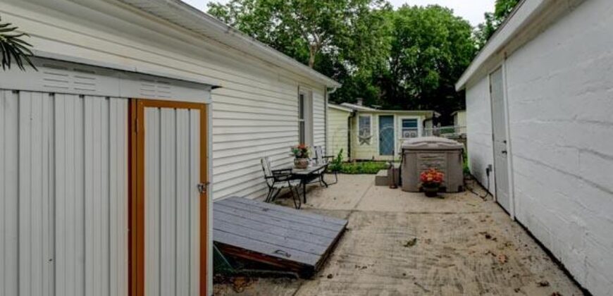 5507 NW Venetian Drive, Houston Lake, MO 64151