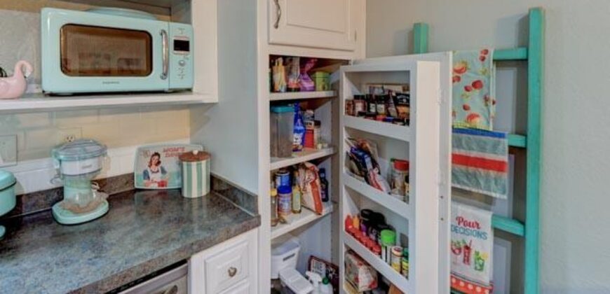 5507 NW Venetian Drive, Houston Lake, MO 64151