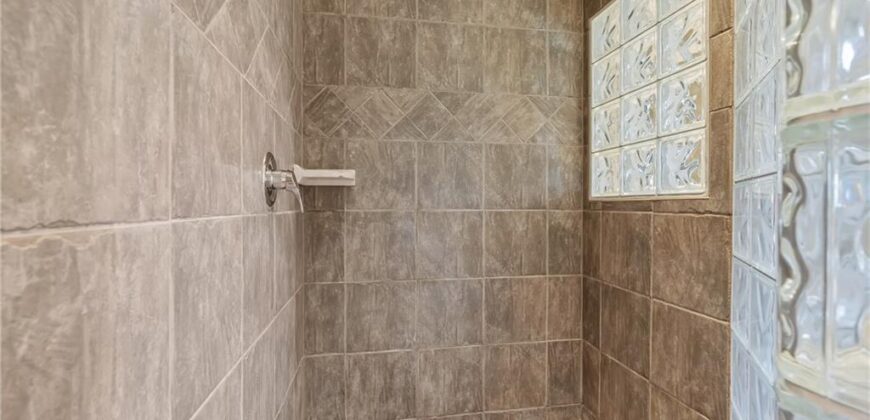 1709 Cambridge Circle, Kearney, MO 64060