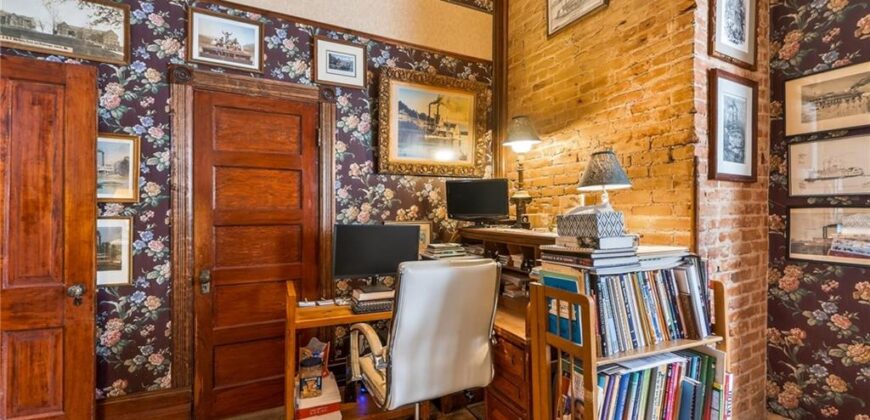 406 E Arthur Street, Liberty, MO 64068