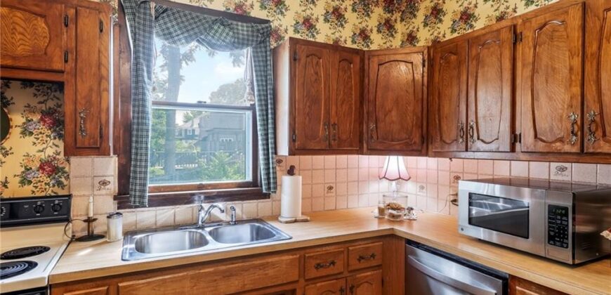 406 E Arthur Street, Liberty, MO 64068