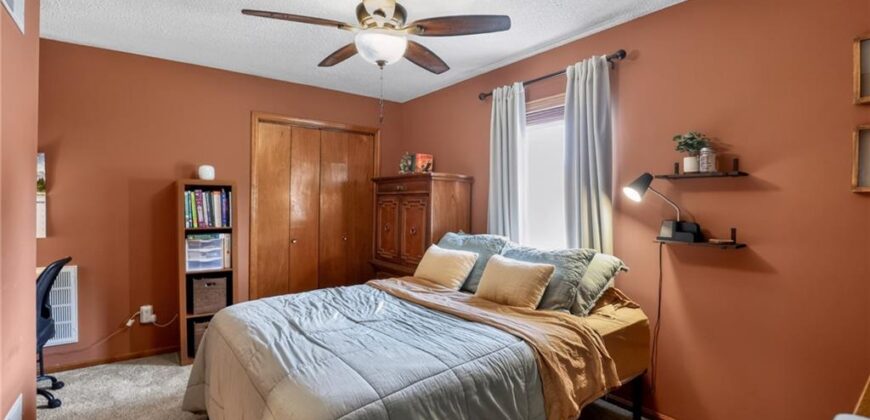 9930 N Cherry Drive, Kansas City, MO 64155