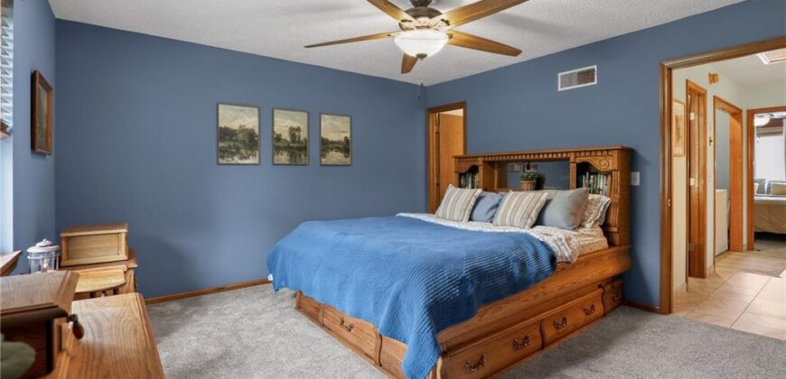 9930 N Cherry Drive, Kansas City, MO 64155