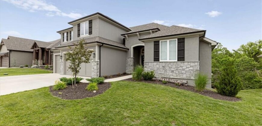 13430 Terrace Park Drive, Parkville, MO 64152