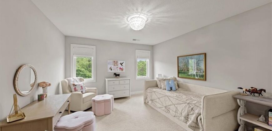 13430 Terrace Park Drive, Parkville, MO 64152