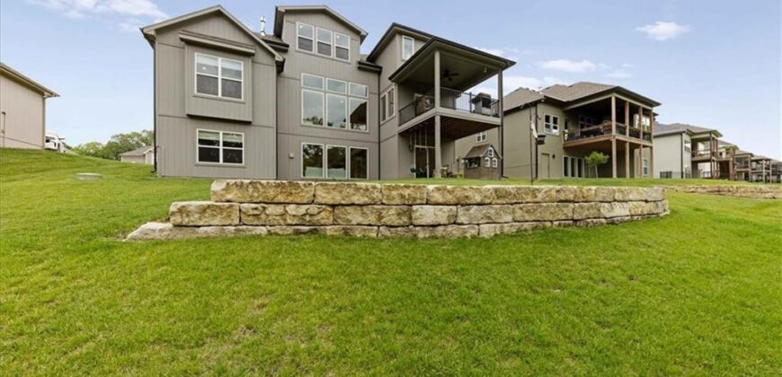 13430 Terrace Park Drive, Parkville, MO 64152